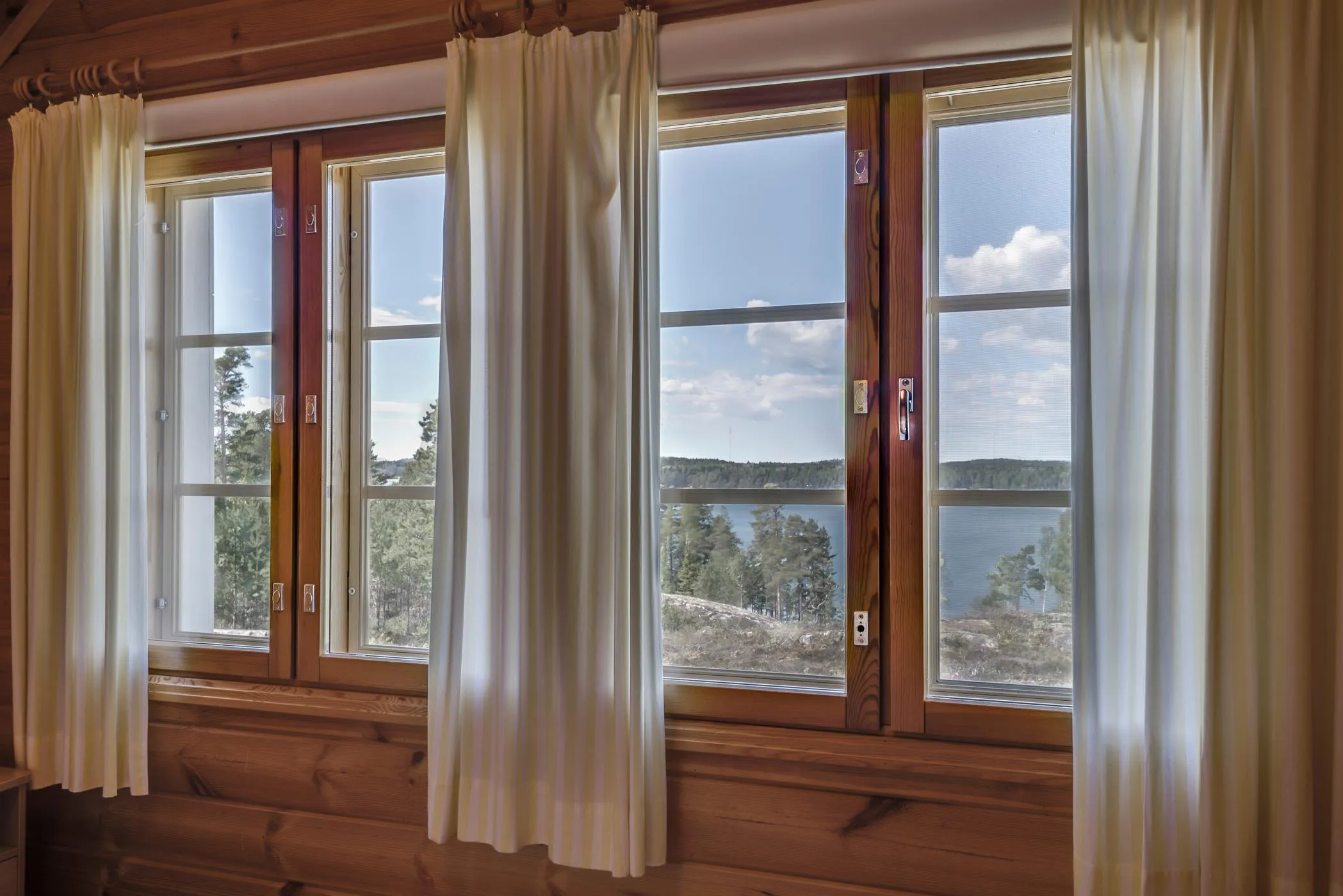 Villa Maakotka – oleskelu ja keittiö 8