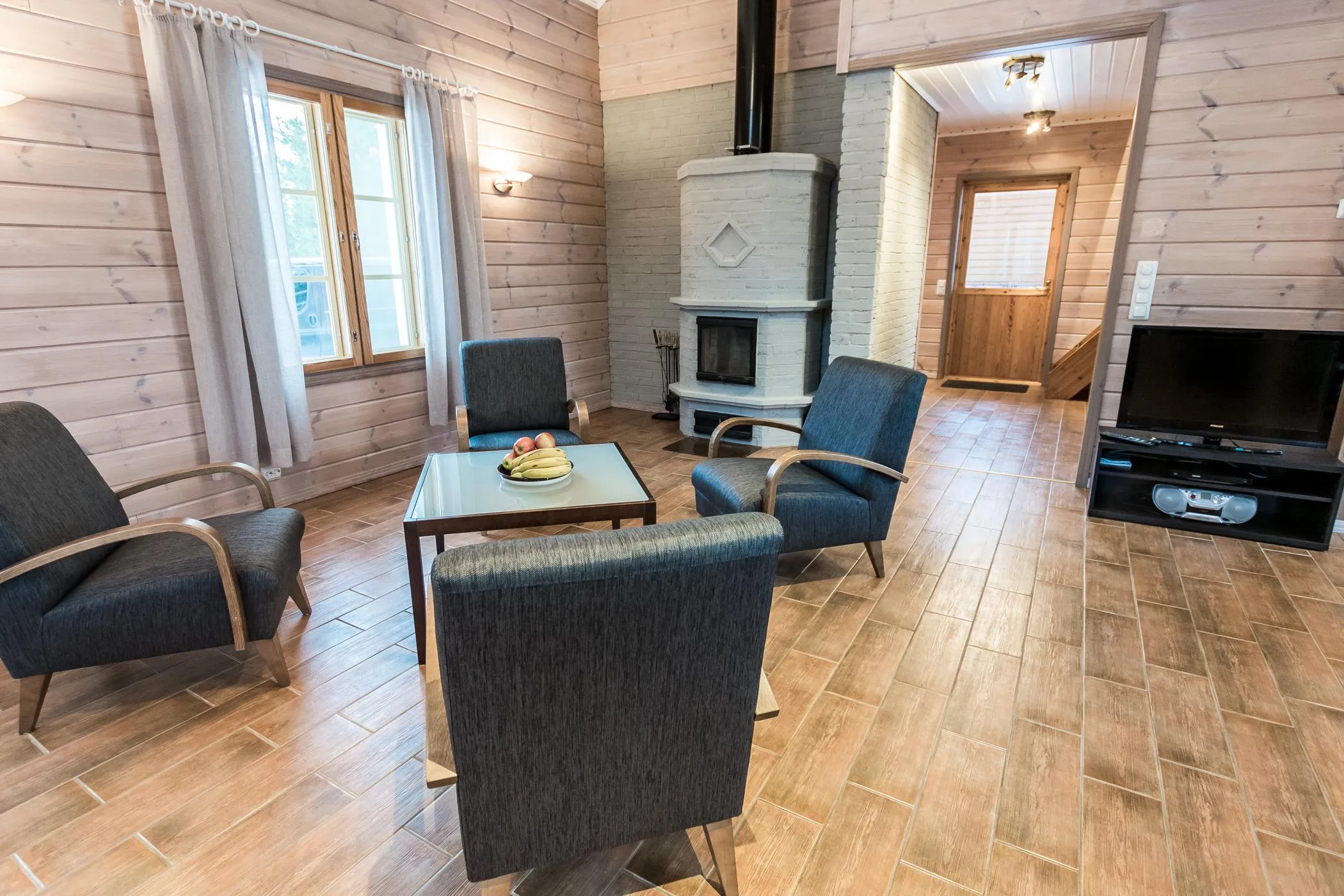 Villa Maakotka – oleskelu ja keittiö 5