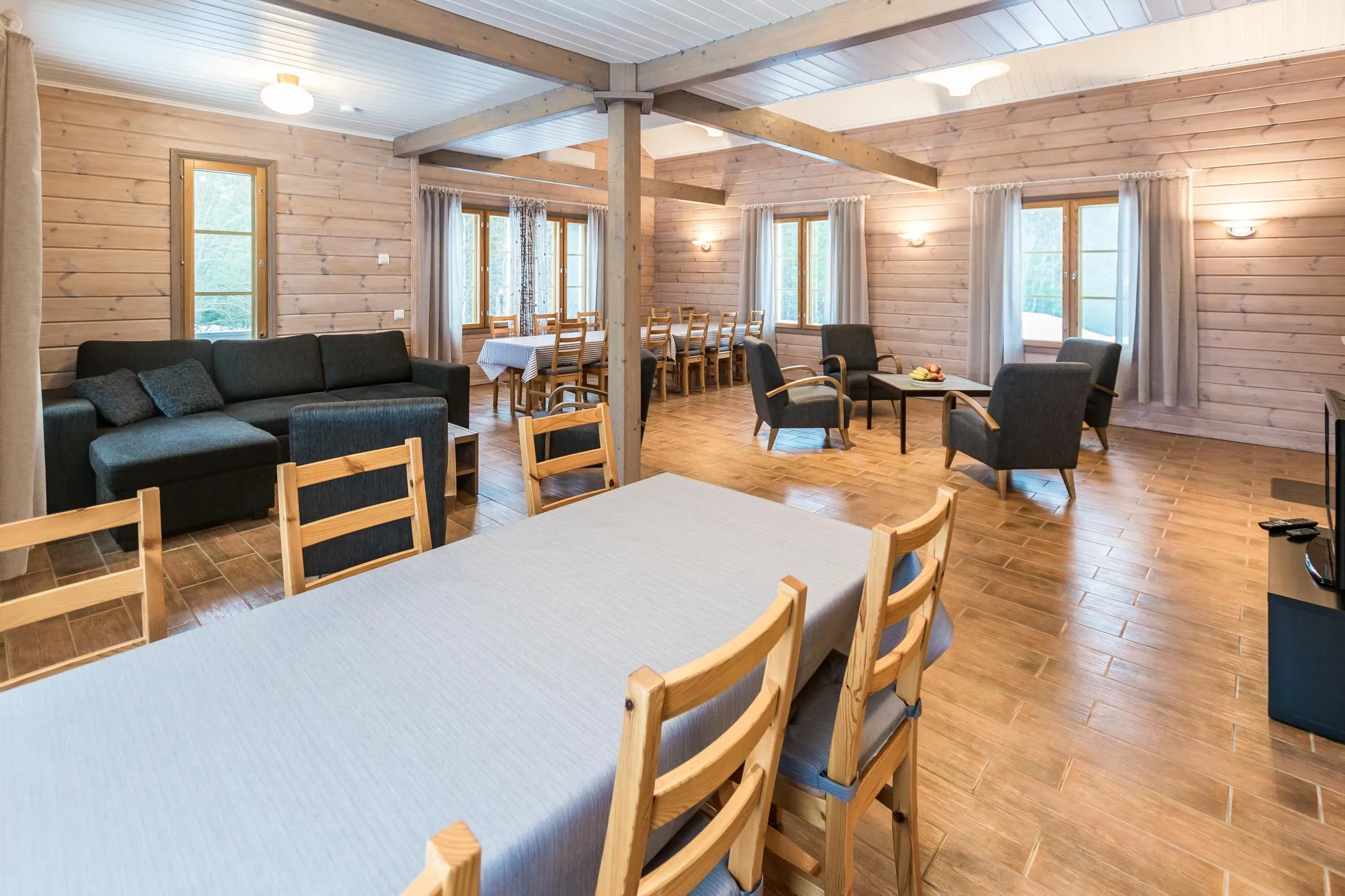 Villa Maakotka – oleskelu ja keittiö 3