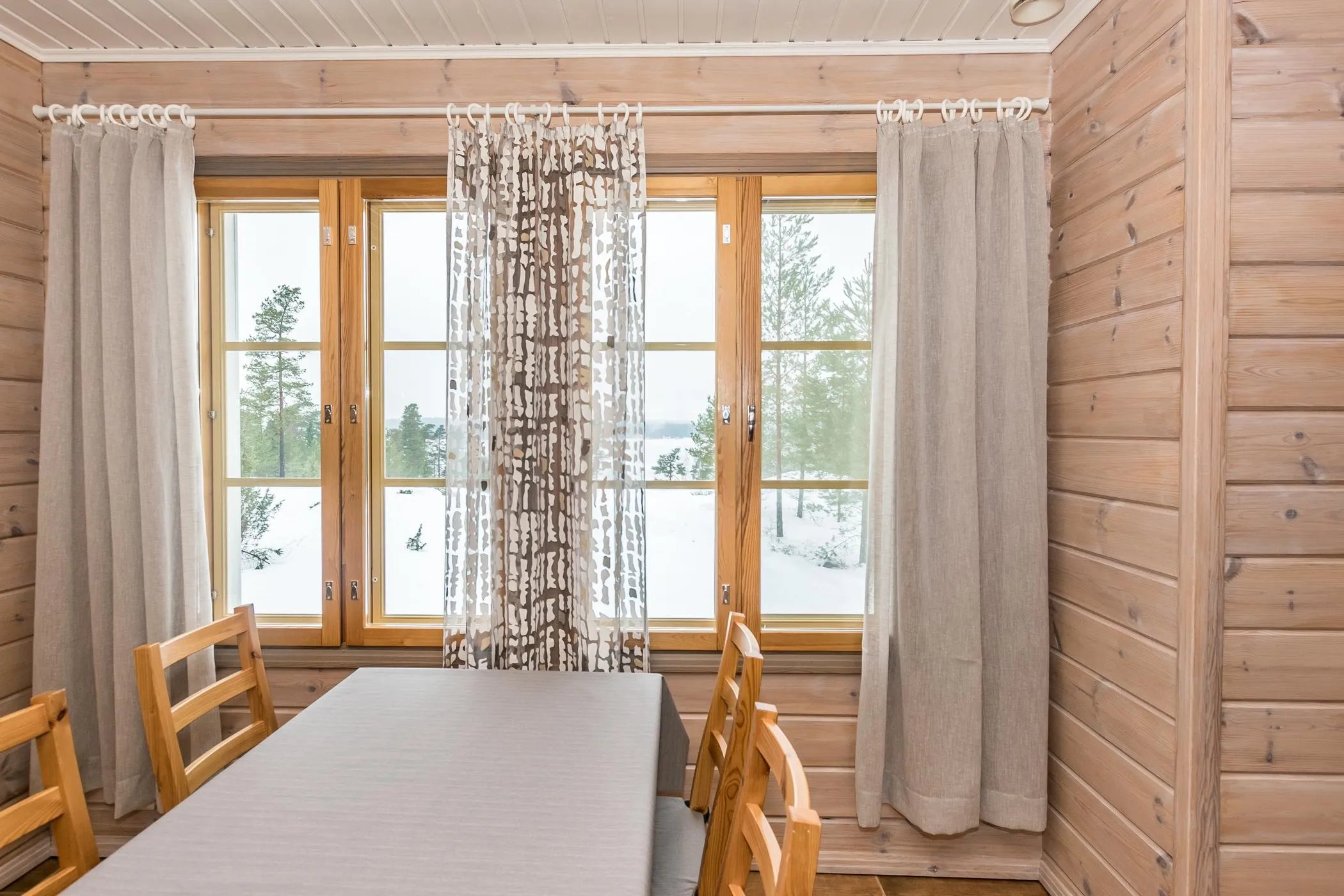 Villa Maakotka – oleskelu ja keittiö 7