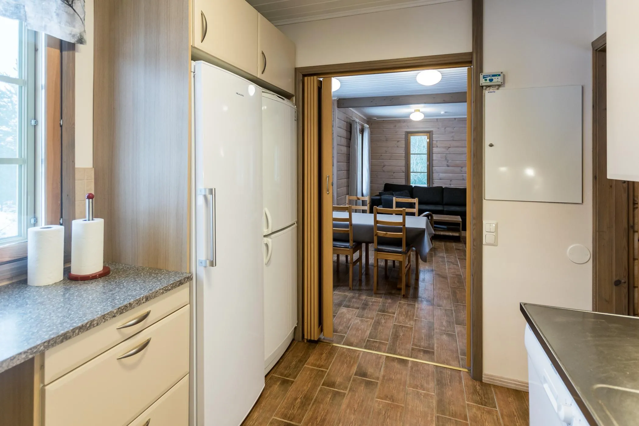 Villa Maakotka – oleskelu ja keittiö 11