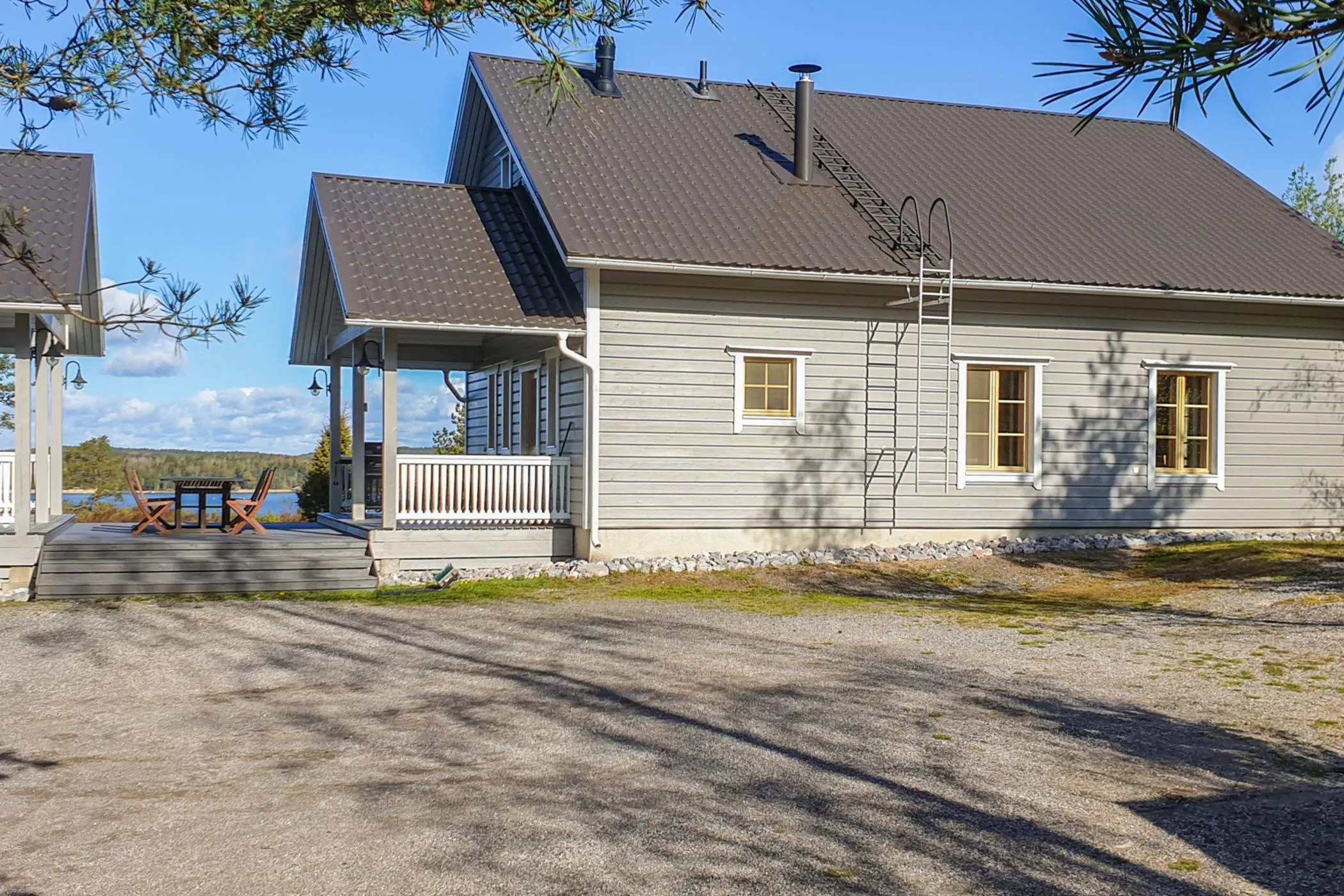 Villa Maakotka – mökki ulkoa 2