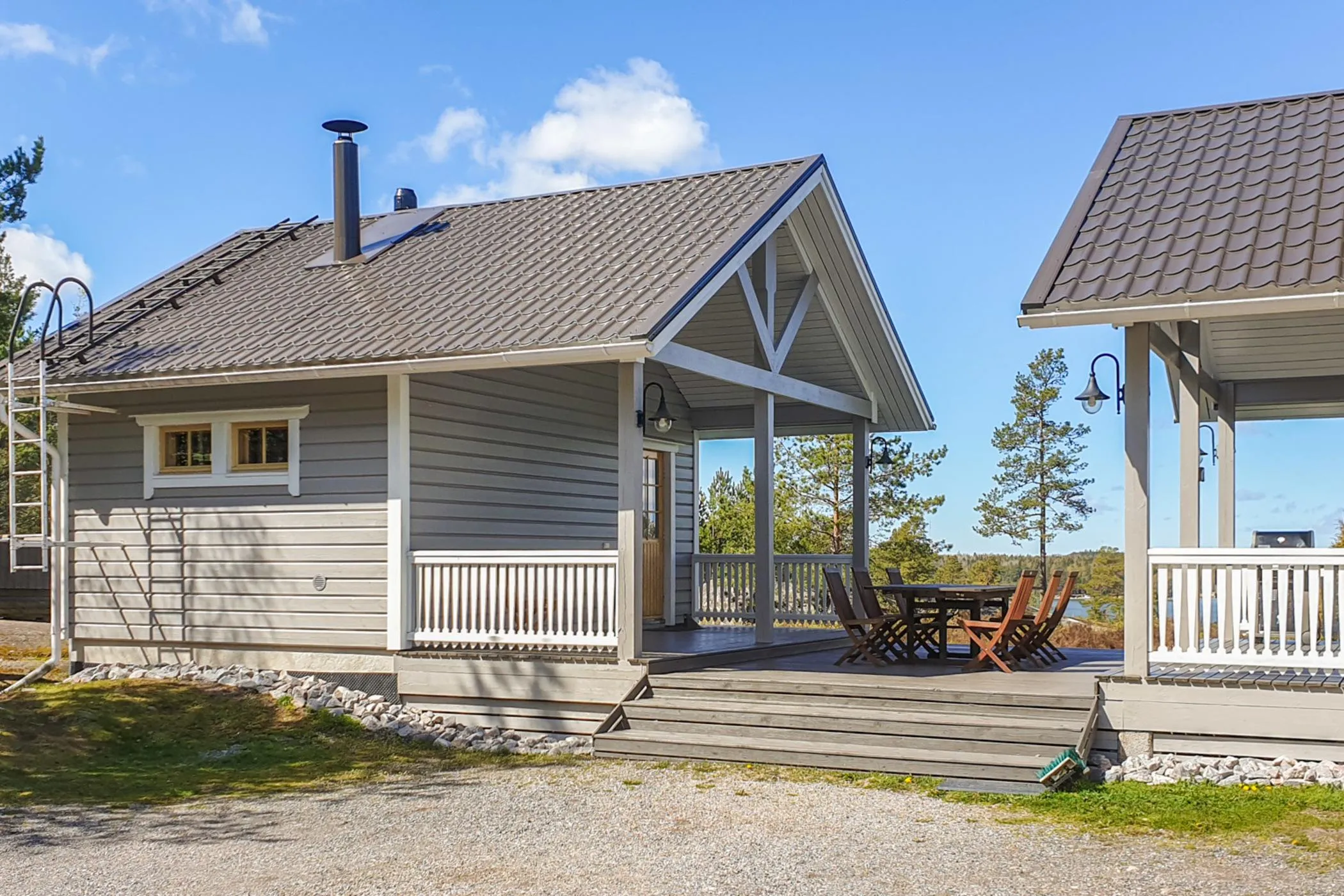 Villa Maakotka – mökki ulkoa 3