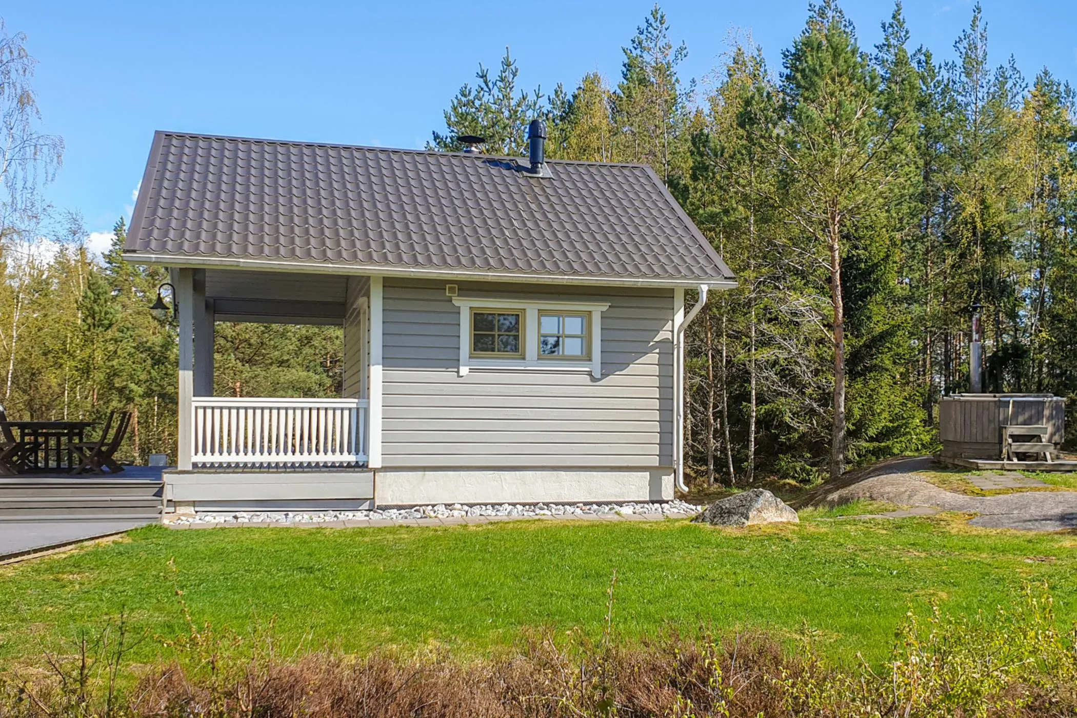 Villa Maakotka – mökki ulkoa 8