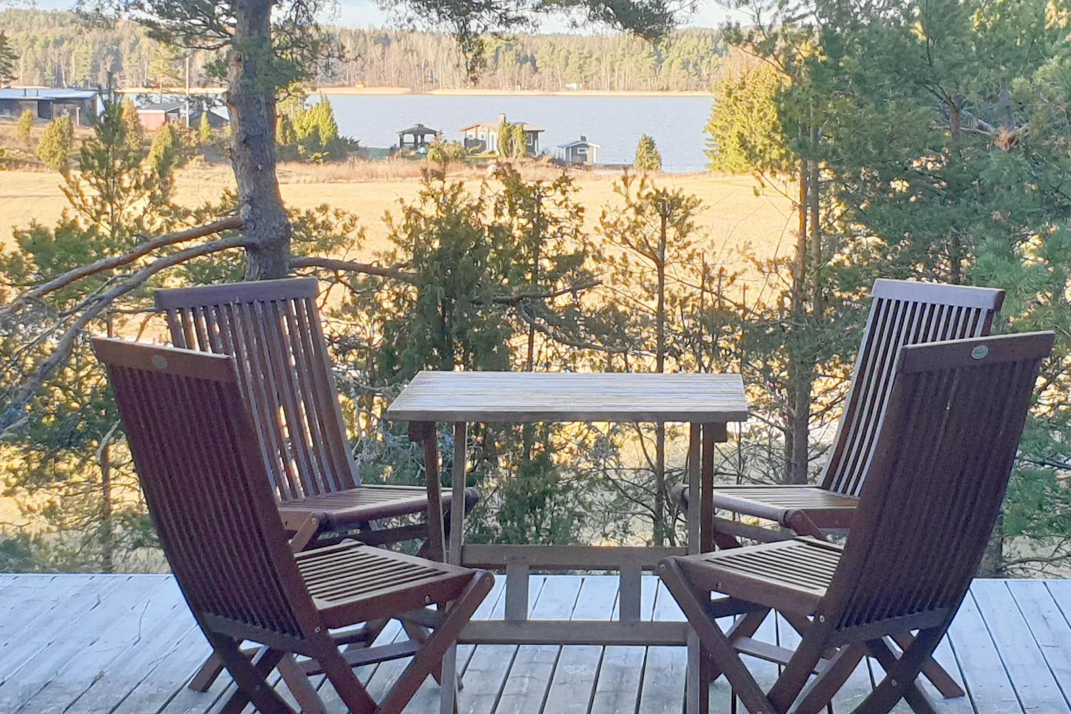 Telkkä – mökki ulkoa 2