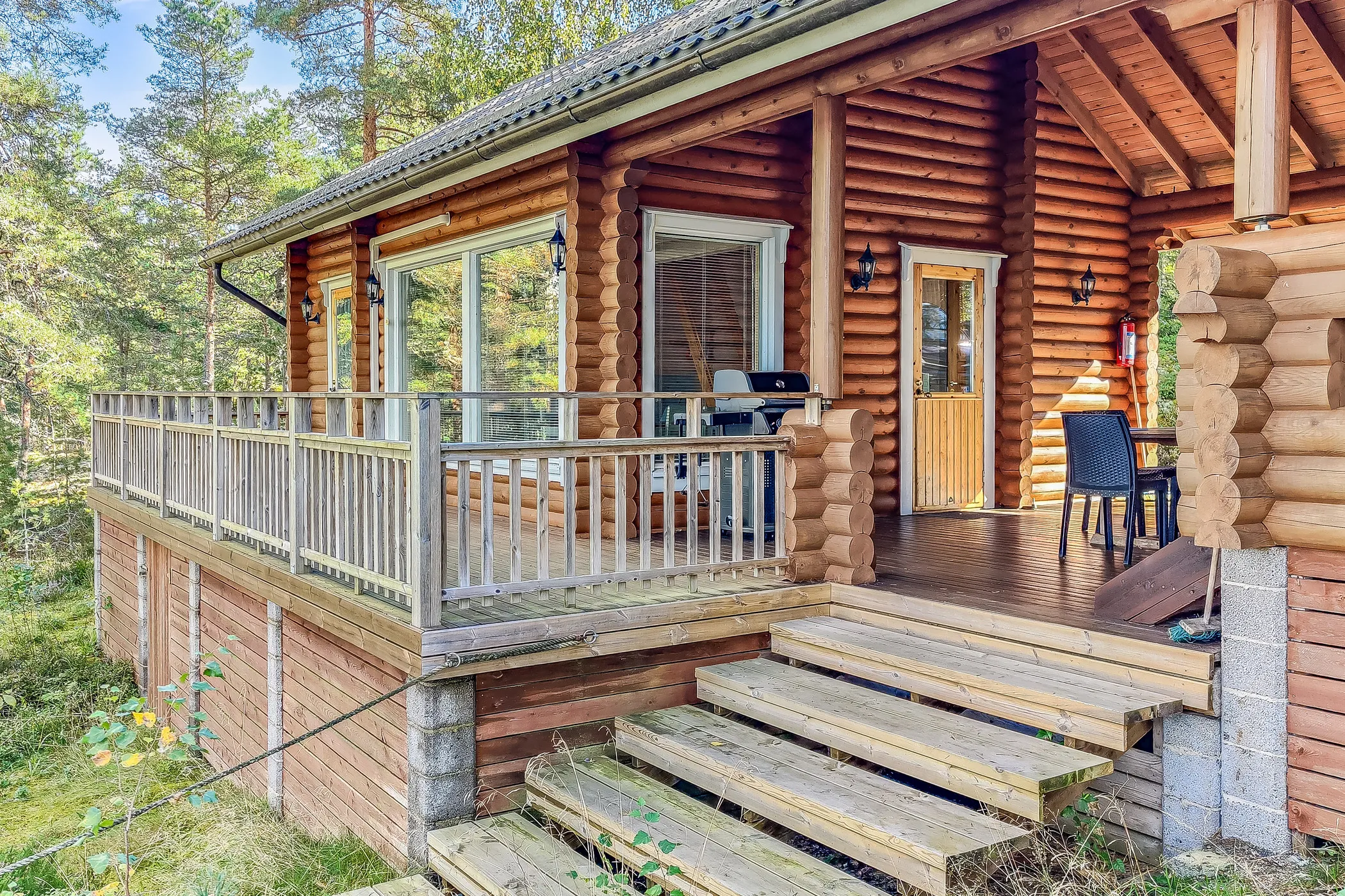 Lokki – mökki ulkoa 2