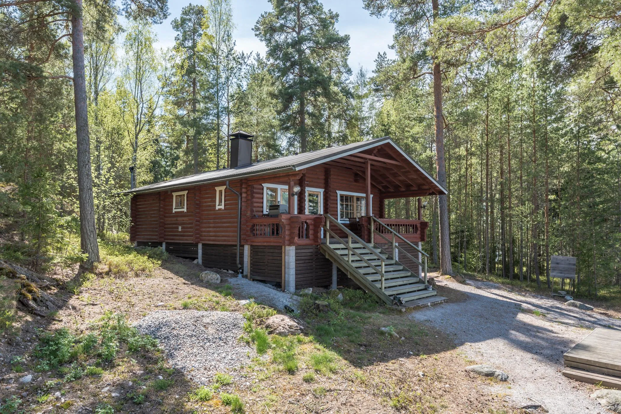 Merimetso – mökki ulkoa 2