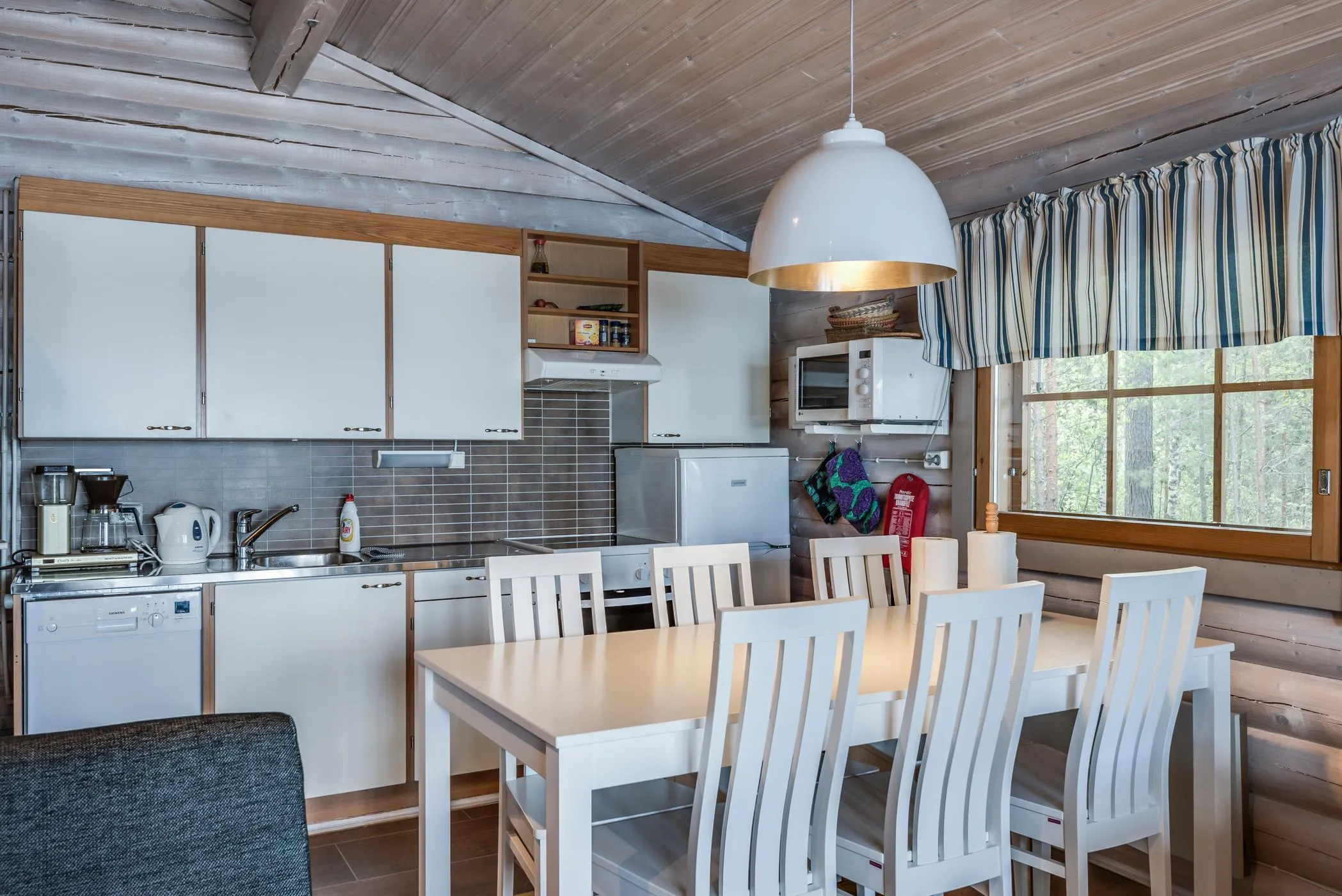 Merimetso – oleskelu ja keittiö 5