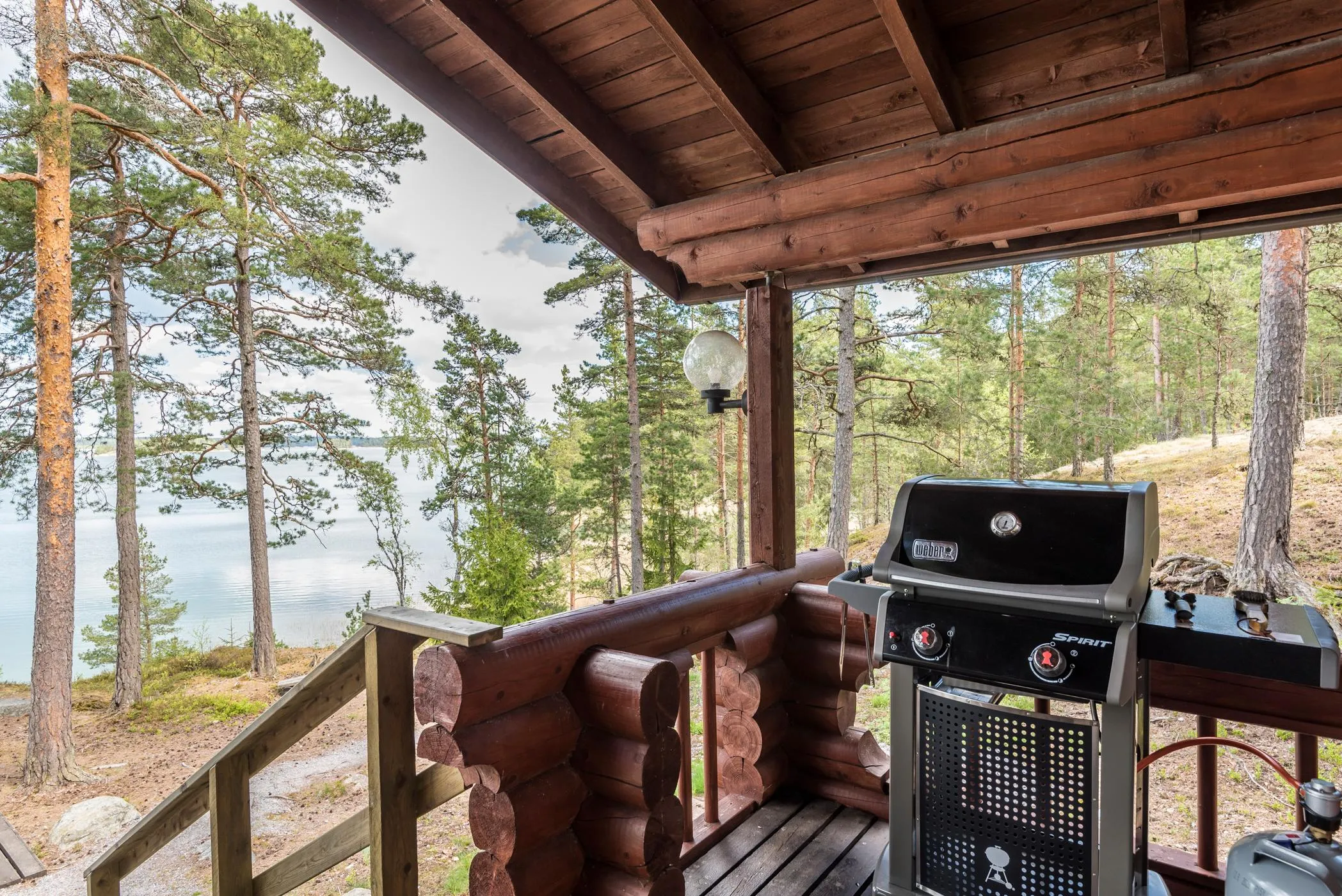 Merimetso – mökki ulkoa 4