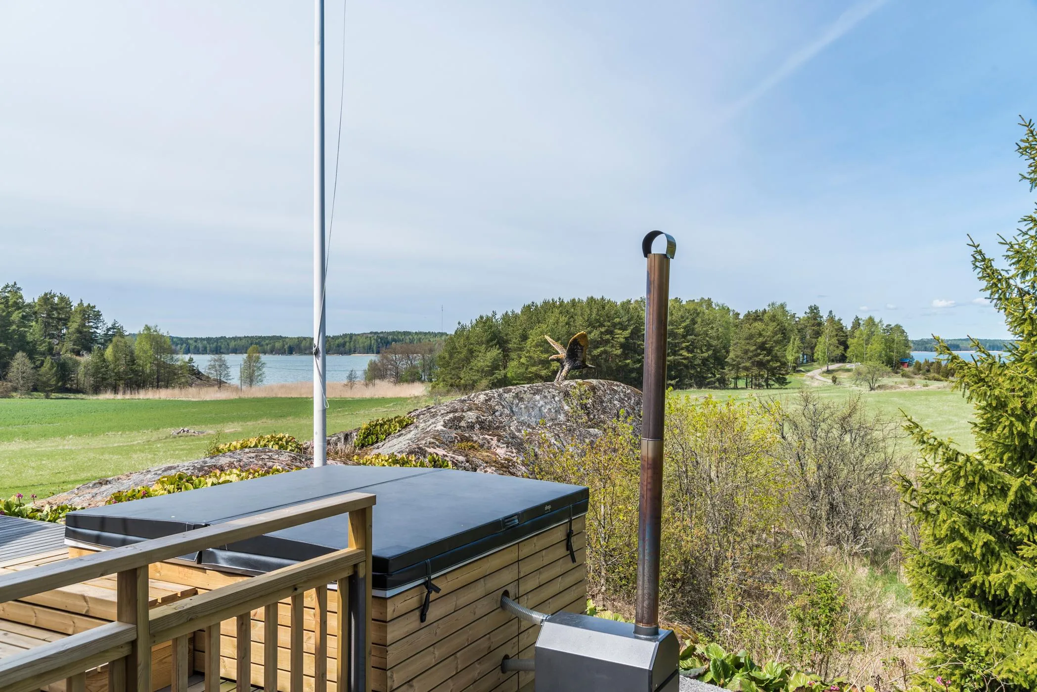 Villa Pääsky – mökki ulkoa 6