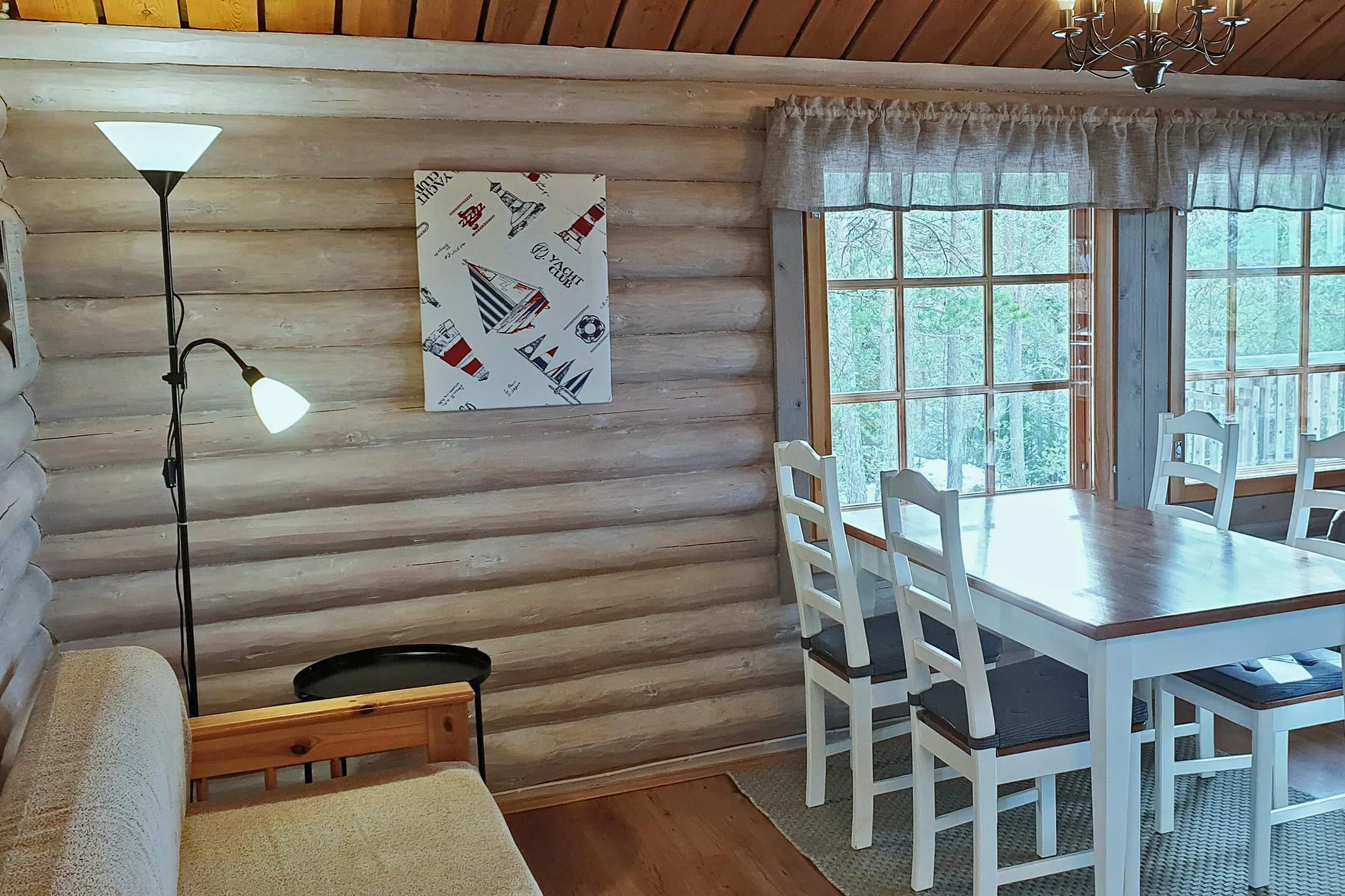 Kotkanpesä – oleskelu ja keittiö 6